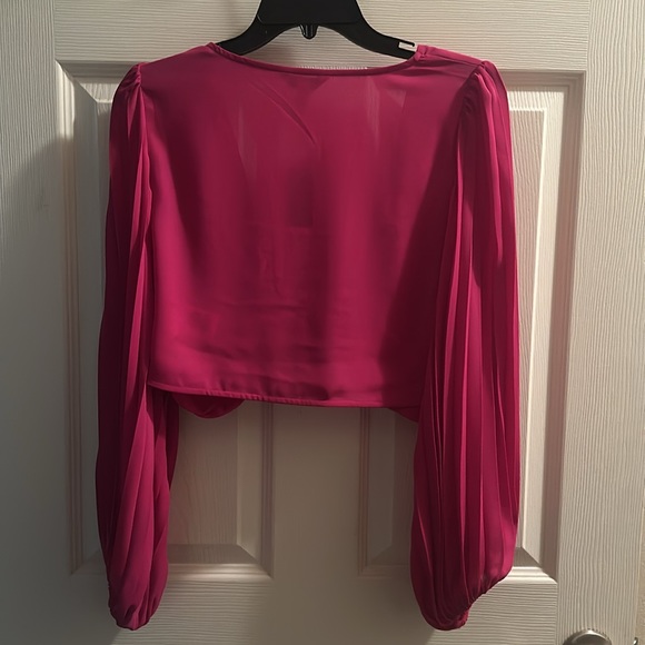 EXPRESS Beautiful Tie Front Cropped Top Size M - Picture 2 of 5
